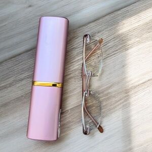 Pink reading glasses  (+2.50)  pink Case
